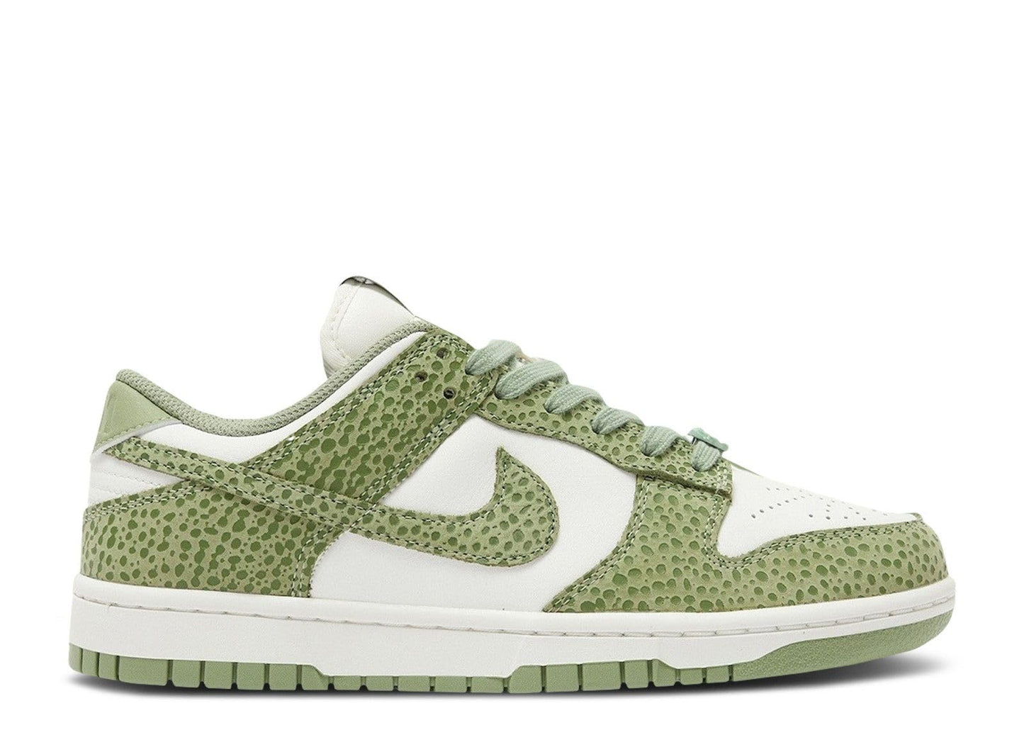 Nike Women Dunk Low Sneakers
