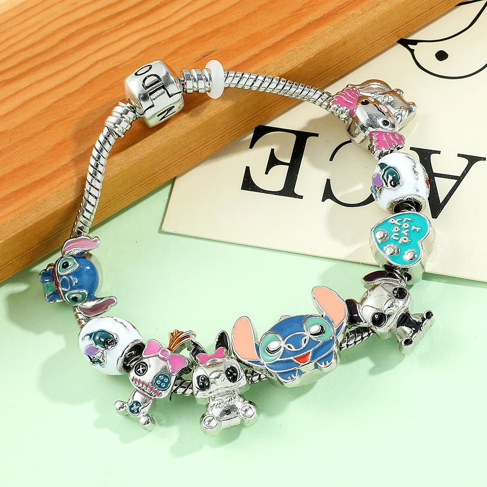 A cute cartoon bracelet, alloy bracelet, holiday party wear, is the best holiday gift for friends and classmates.
