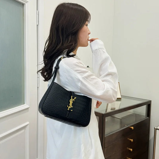 2025 new crocodile case armpit bag, high-end party handbag, autumn and winter high-end texture women's bag