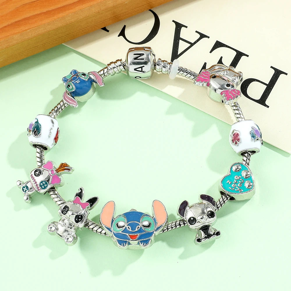 A cute cartoon bracelet, alloy bracelet, holiday party wear, is the best holiday gift for friends and classmates.