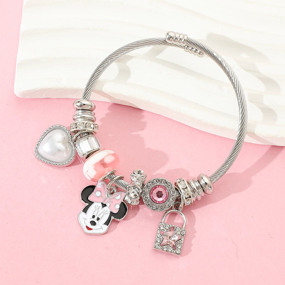A cute cartoon bracelet, alloy bracelet, holiday party wear, is the best holiday gift for friends and classmates.